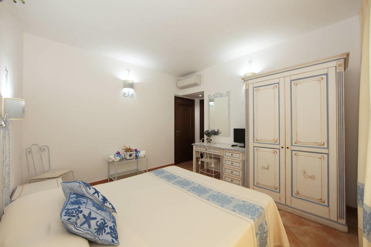 Guest House Villabianca La Maddalena  Eksteriør bilde