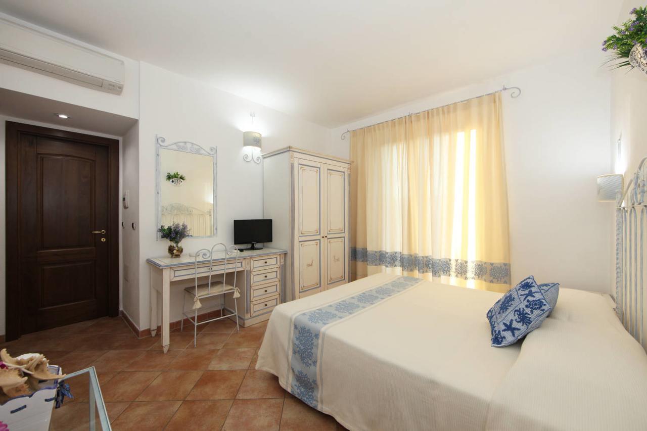 Guest House Villabianca La Maddalena  Eksteriør bilde