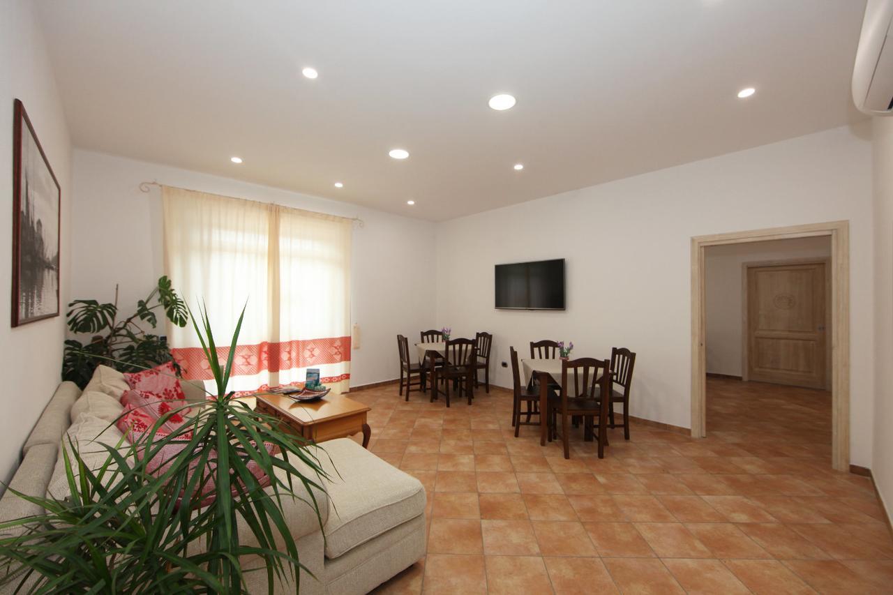 Guest House Villabianca La Maddalena  Eksteriør bilde