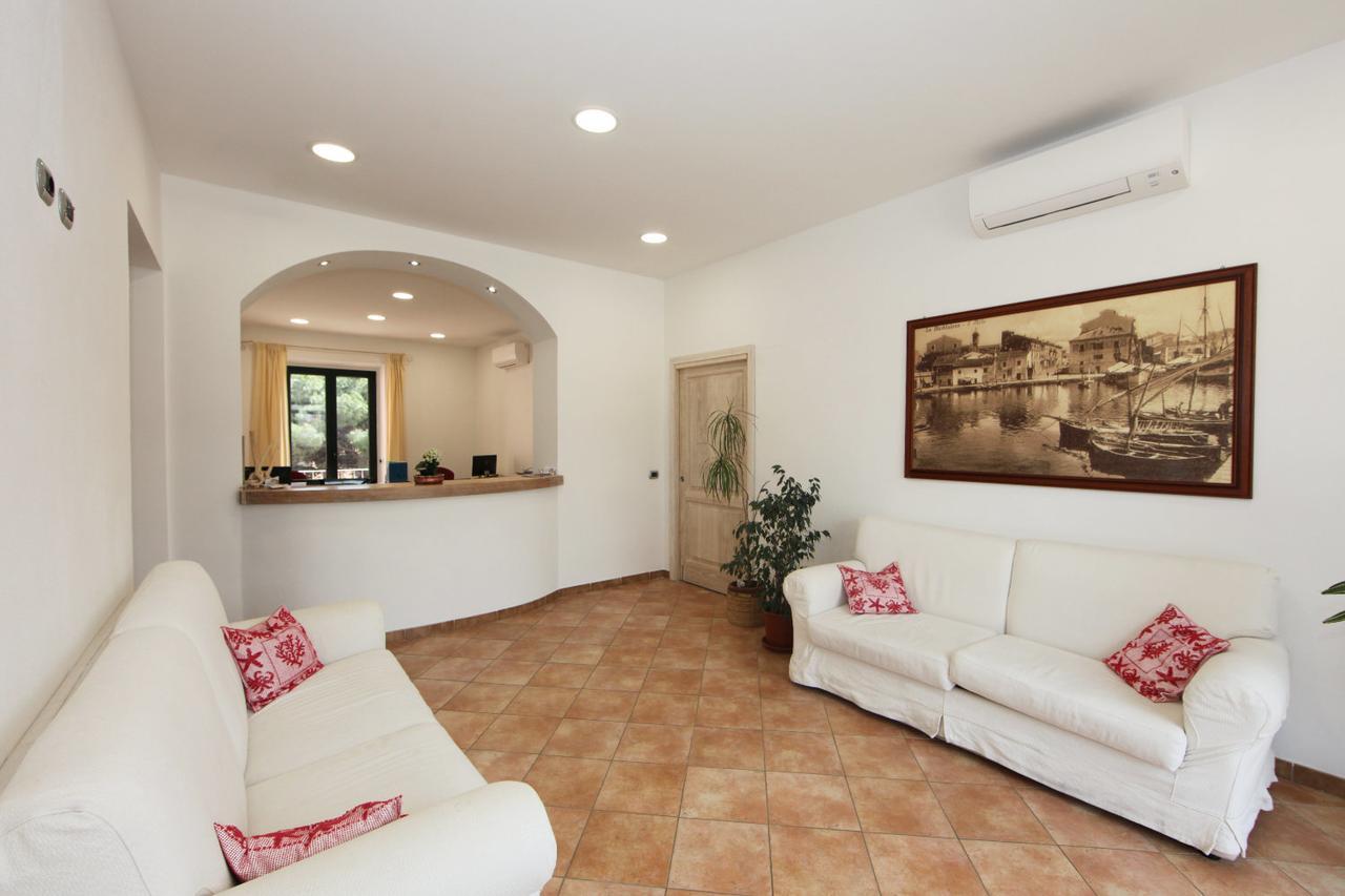 Guest House Villabianca La Maddalena  Eksteriør bilde