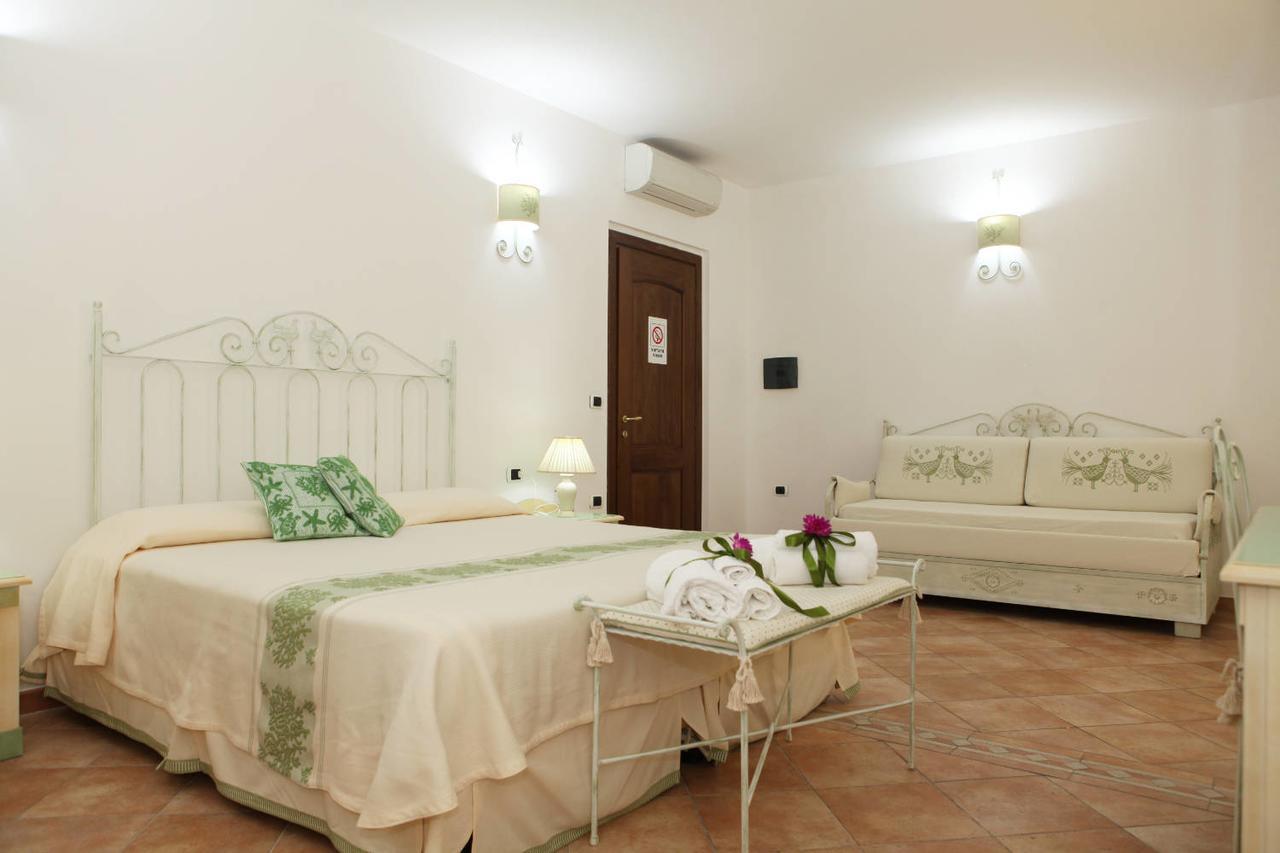 Guest House Villabianca La Maddalena  Eksteriør bilde