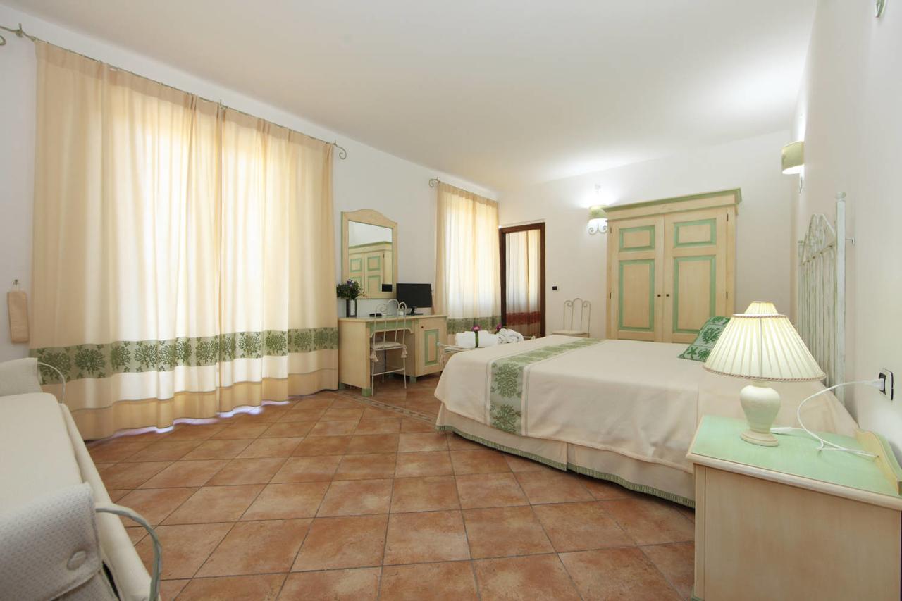 Guest House Villabianca La Maddalena  Eksteriør bilde