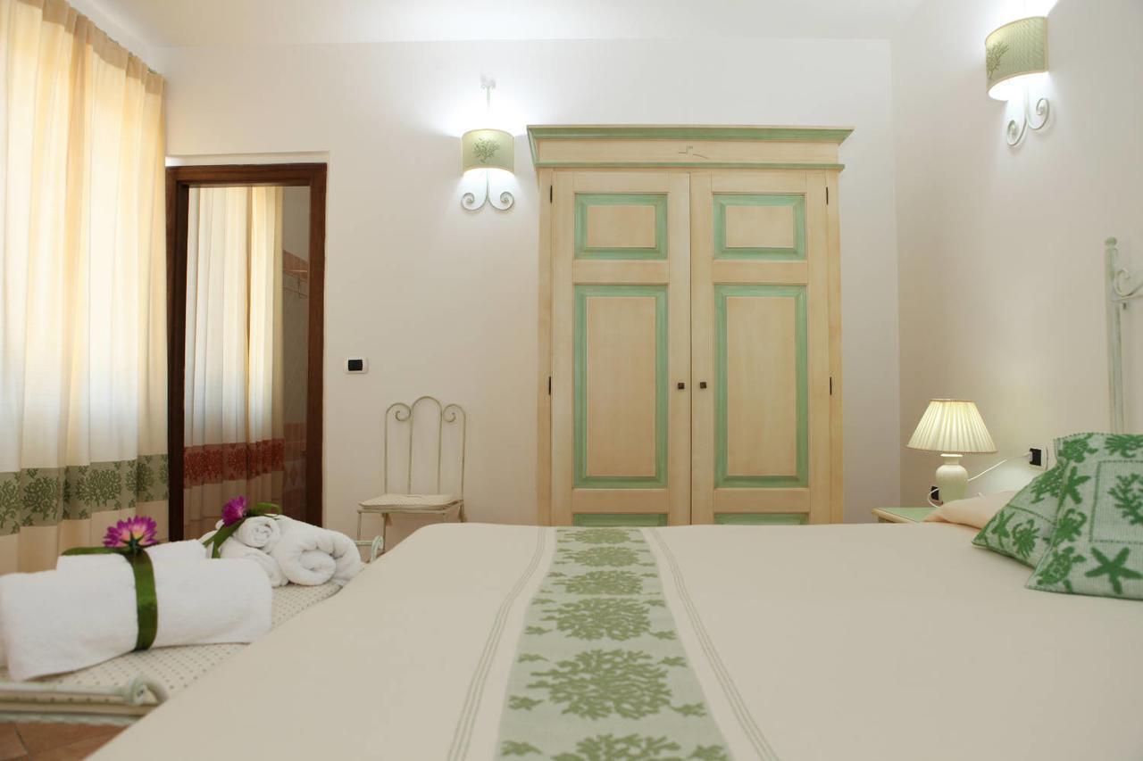 Guest House Villabianca La Maddalena  Eksteriør bilde
