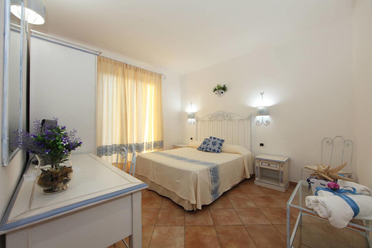 Guest House Villabianca La Maddalena  Eksteriør bilde