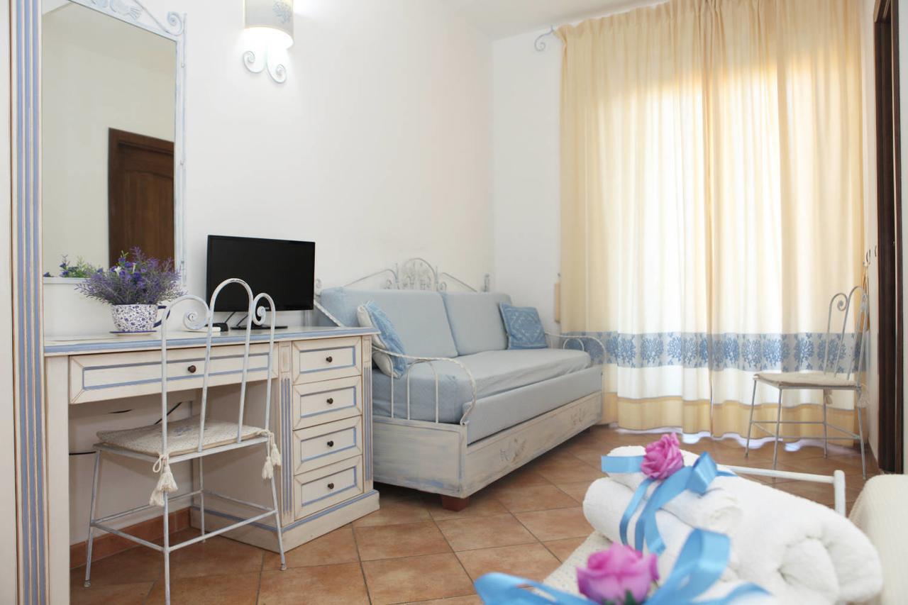 Guest House Villabianca La Maddalena  Eksteriør bilde