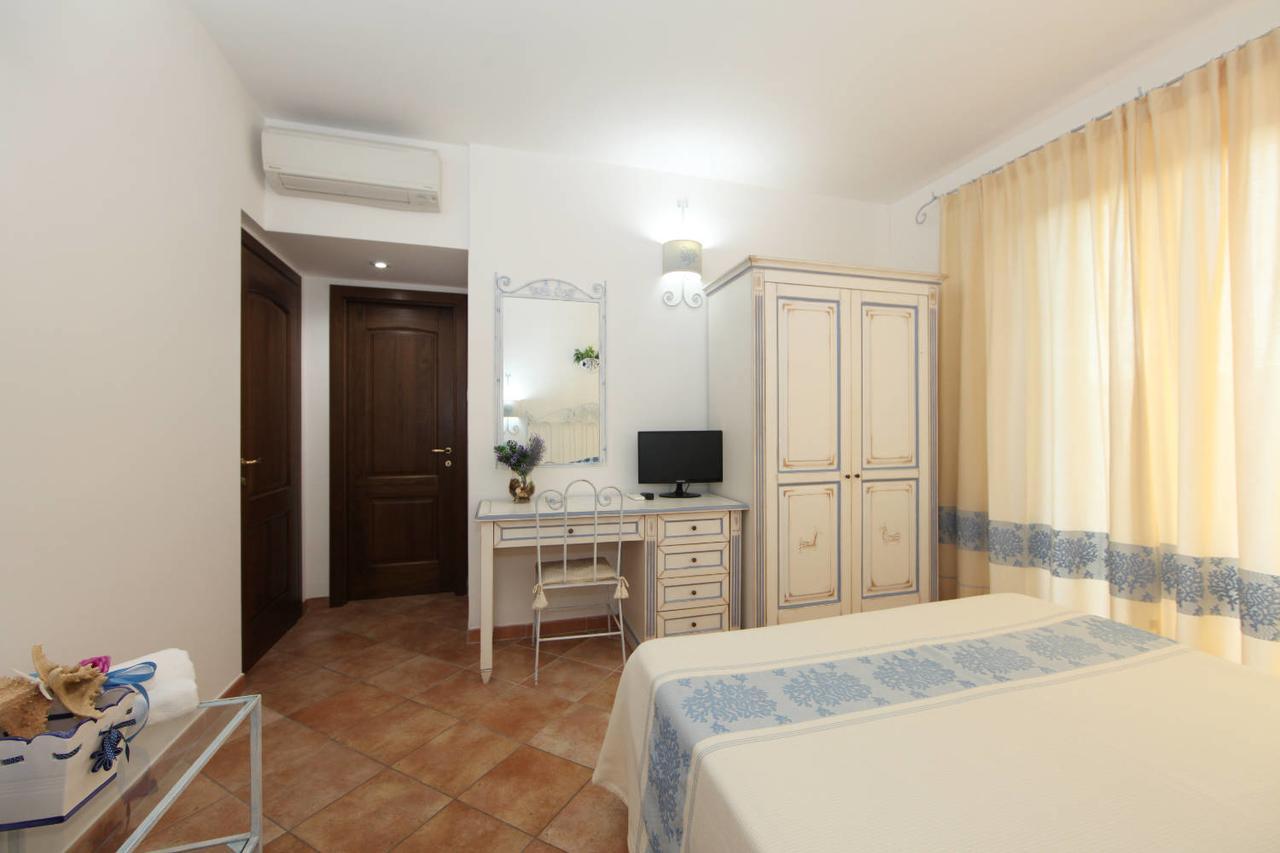 Guest House Villabianca La Maddalena  Eksteriør bilde